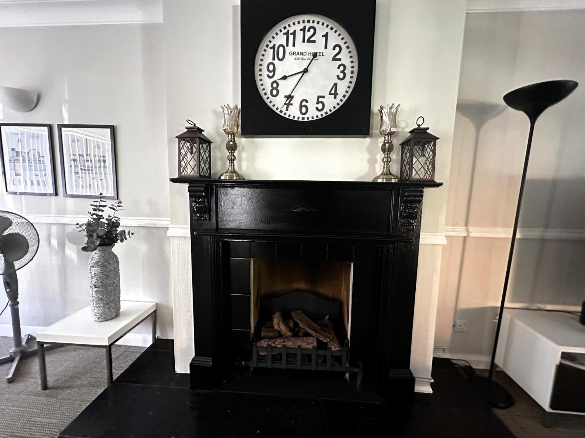 Kennedy Villa - 5 Bedroom House With Hot Tub, Wifi, Free Parkings, Close To Bicester Village Eksteriør bilde
