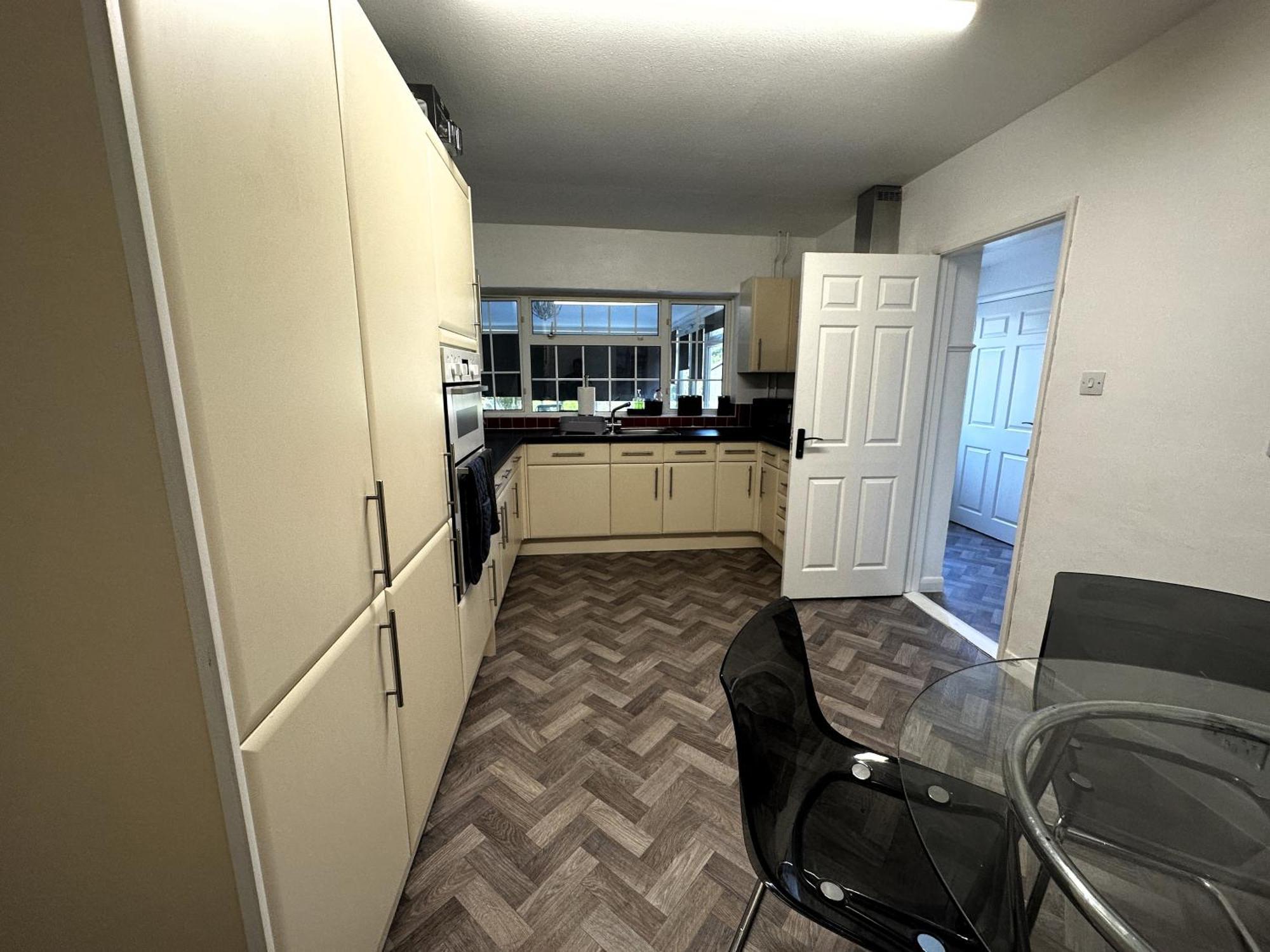Kennedy Villa - 5 Bedroom House With Hot Tub, Wifi, Free Parkings, Close To Bicester Village Eksteriør bilde