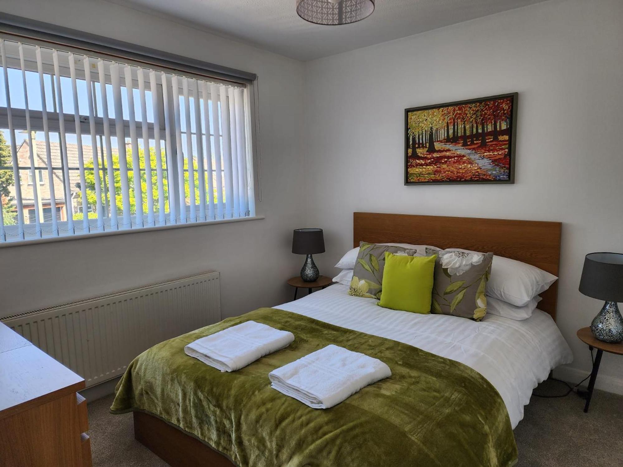 Kennedy Villa - 5 Bedroom House With Hot Tub, Wifi, Free Parkings, Close To Bicester Village Eksteriør bilde