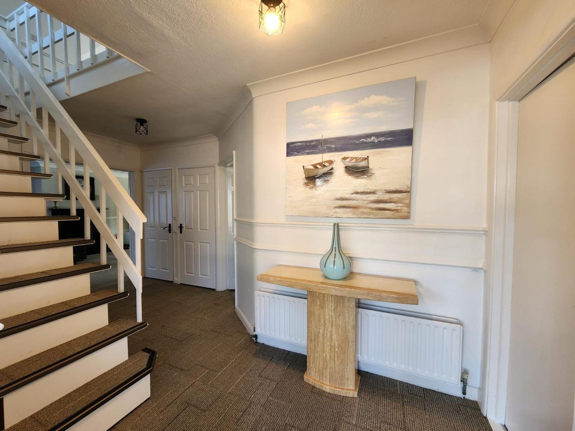 Kennedy Villa - 5 Bedroom House With Hot Tub, Wifi, Free Parkings, Close To Bicester Village Eksteriør bilde
