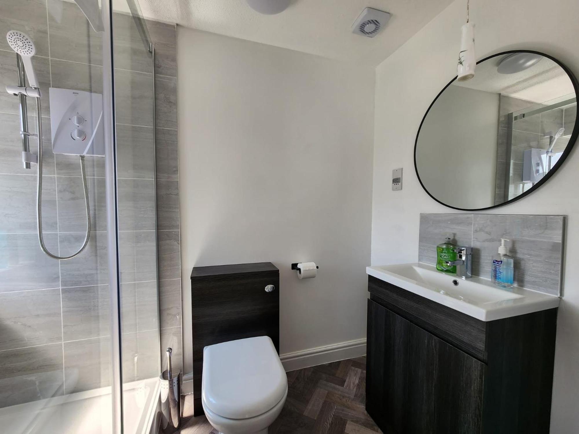 Kennedy Villa - 5 Bedroom House With Hot Tub, Wifi, Free Parkings, Close To Bicester Village Eksteriør bilde