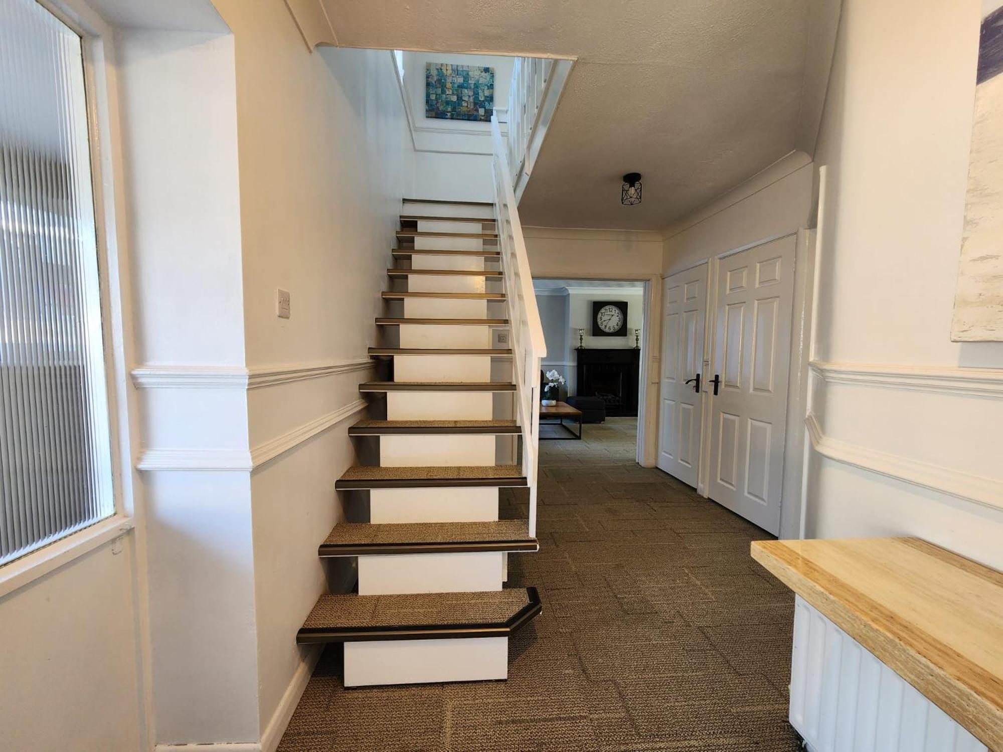 Kennedy Villa - 5 Bedroom House With Hot Tub, Wifi, Free Parkings, Close To Bicester Village Eksteriør bilde