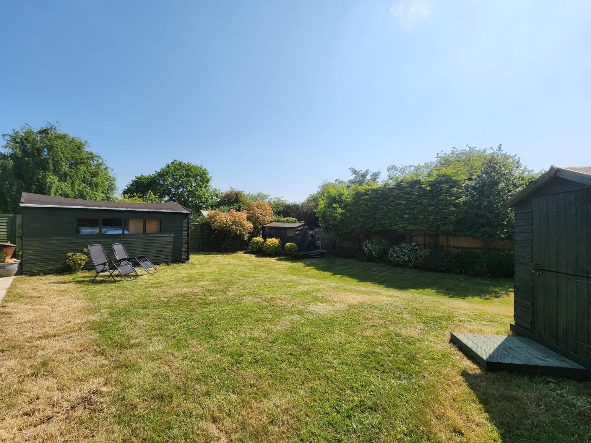 Kennedy Villa - 5 Bedroom House With Hot Tub, Wifi, Free Parkings, Close To Bicester Village Eksteriør bilde